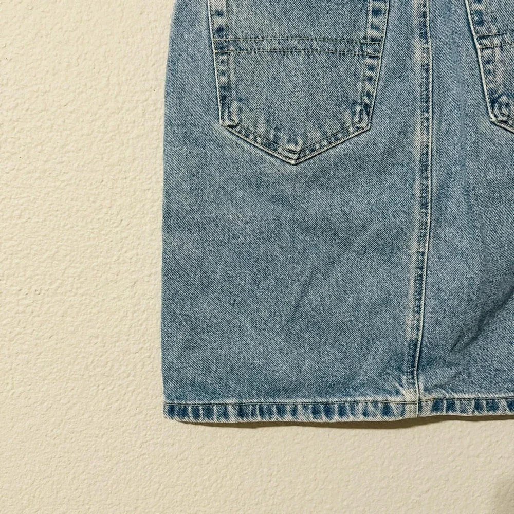 Tommy Hilfiger Cotton Mini Skirt Size 8 Light Wash Denim Vintage 90s Y2K Blue‎